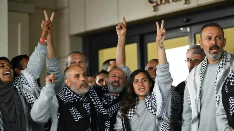 Activistas de Sumud revelan torturas “extremadamente duras” israelíes