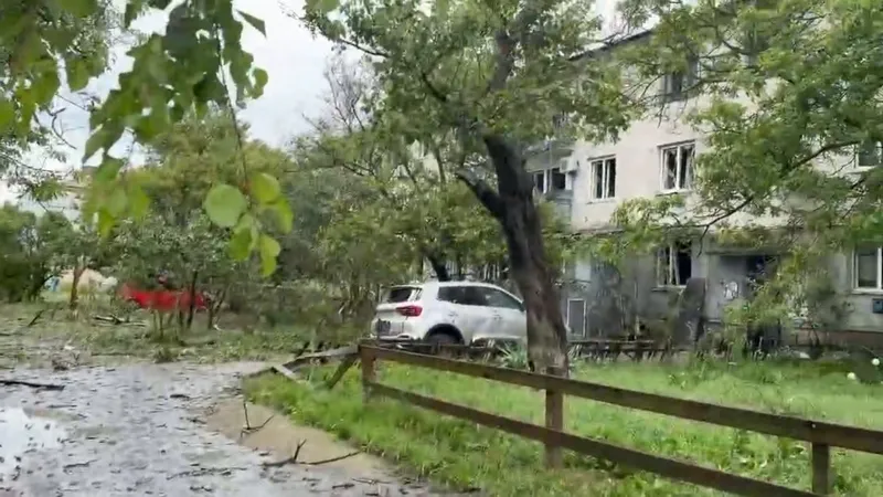 Un niño muerto en un ataque ucraniano contra un edificio residencial en la provincia rusa de Jersón