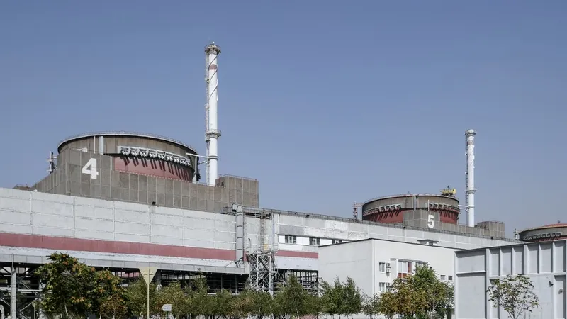 La central nuclear más grande de Europa podría cerrar por completo en 10 días ante ataques de Kiev