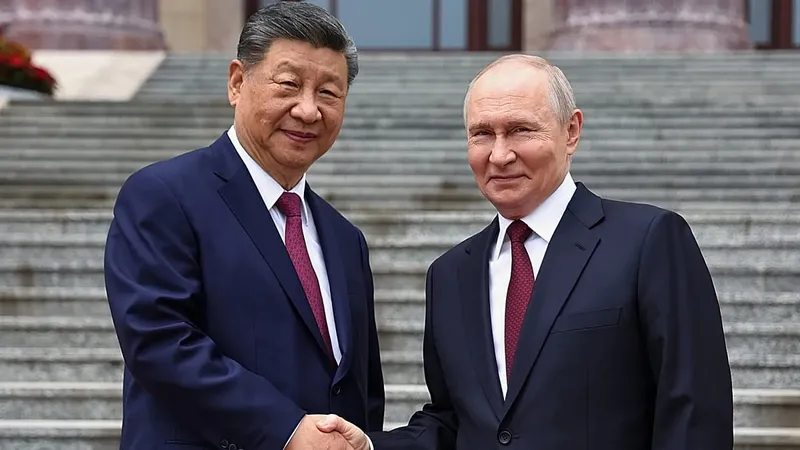 Trump comenta la visita de Putin a Pekín