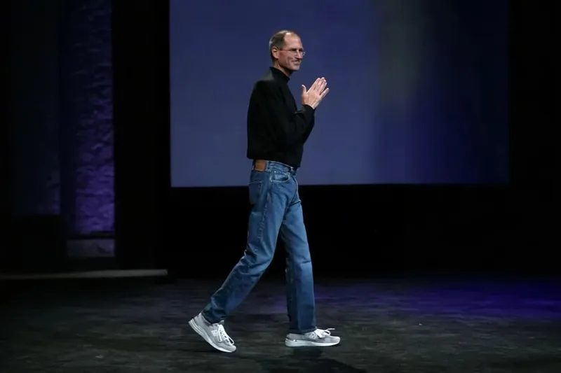 Steve Jobs juró que la regla de los diez minutos lo hacía más inteligente. La neurociencia dice que tenía razón