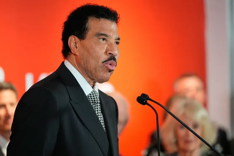 Lionel Richie rompe el silencio tras su hospitalización
