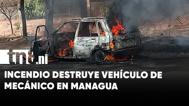 Mecánico pierde su vehículo tras incendiarse en plena marcha en Villa Reconciliación Sur
