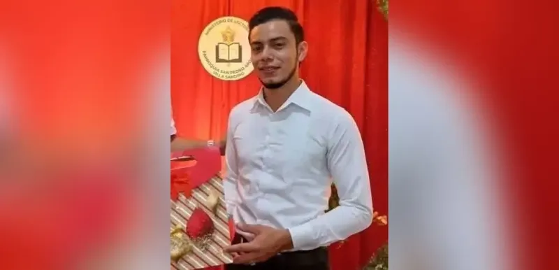 Familia sigue sin hallar a joven arrastrado por el mar en Poneloya