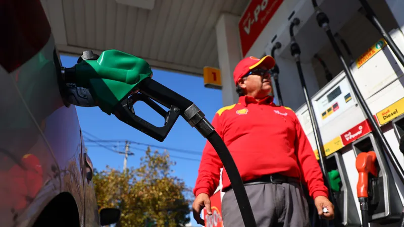 Cómo impacta en Latinoamérica el alza de los combustibles por la subida del petróleo