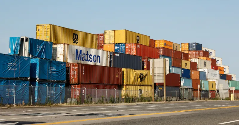 Déficit comercial de EE.UU. se amplía a US$105.600 millones mientras importaciones alcanzan récord