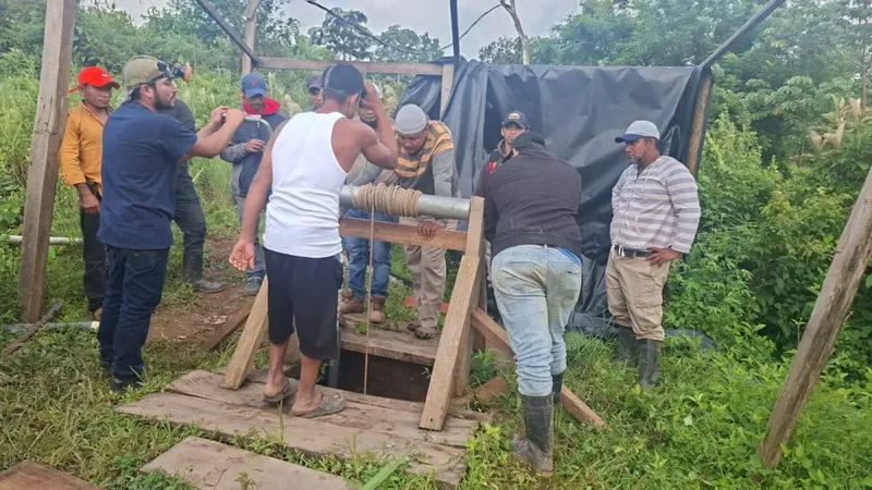 Jovencito muere al caer de cabeza en túnel de minería artesanal en La Libertad