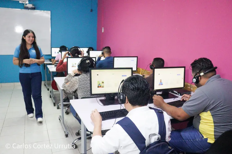 Servidores Públicos inician formación lingüística en inglés