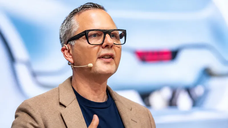 El CEO de Smart Europa habla claro: "No soy partidario de los híbridos enchufables porque son una tecnología puente"