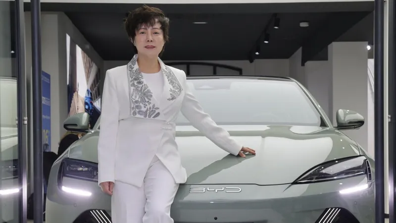 Stella Li, vicepresidenta de BYD, no tiene ninguna duda: 8 de cada 10 coches vendidos serán eléctricos o híbridos enchufables