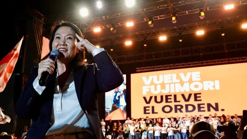 Fujimori va por "mano dura" contra el crimen, pese a que en Perú lo que hace falta "es una estrategia", dice experto