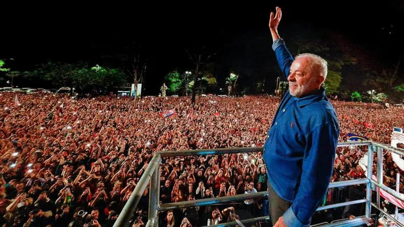 En fotos: una marea humana celebra el triunfo de Lula en Brasil