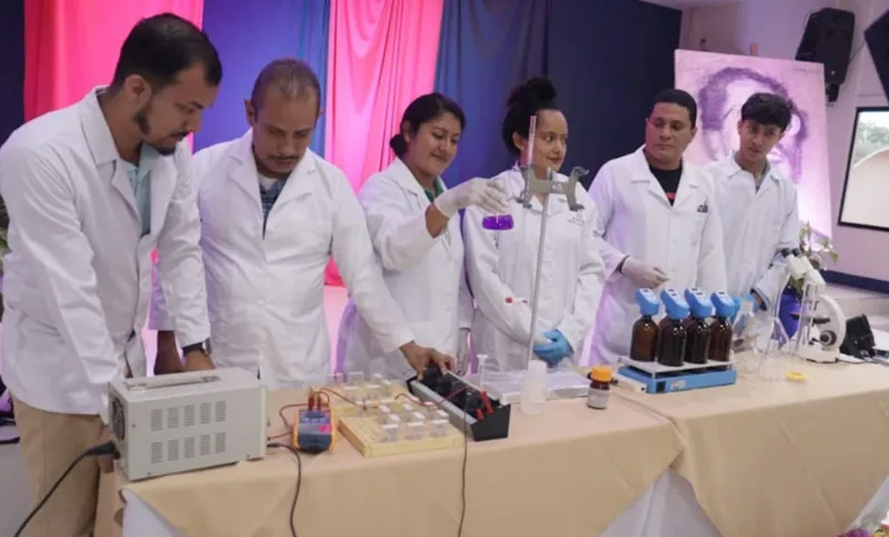 Conocimiento que transforma: Estudiantes de la Universidad Casimiro Sotelo innovan para el desarrollo sostenible