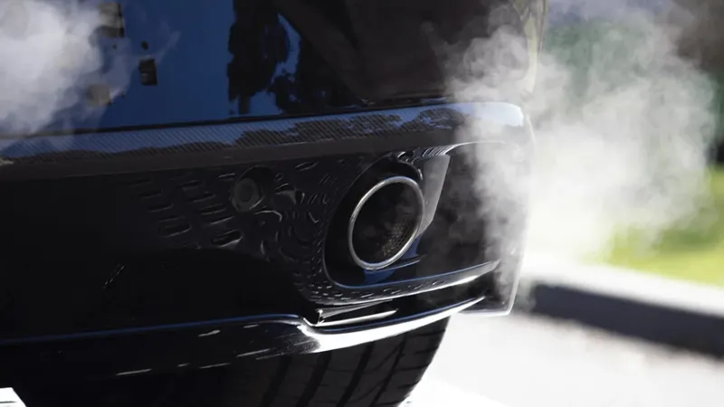 La DGT quiere detectar los coches más contaminantes en plena marcha y ha descubierto que puede hacerlo con estos nuevos radares