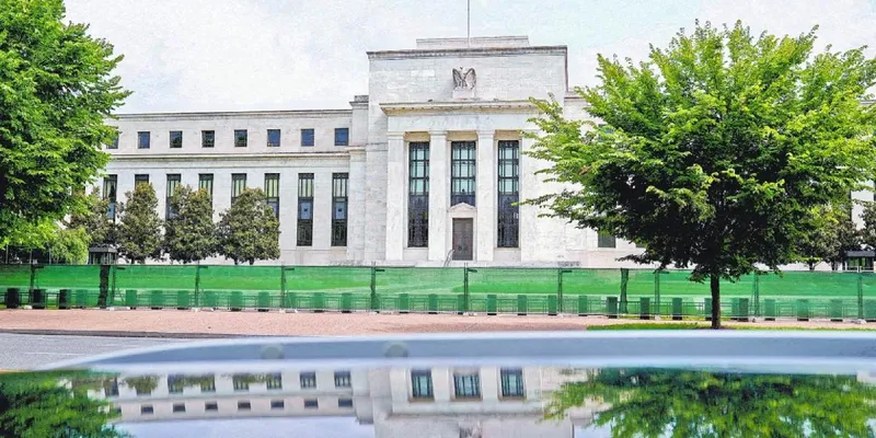 Reserva Federal sube su tasa interés un cuarto de punto por alza de la inflación