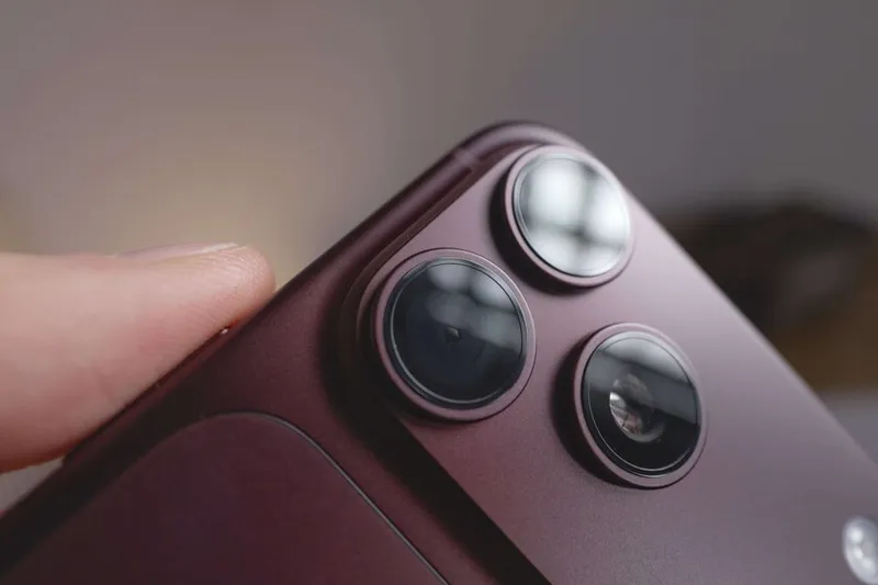 El primer iPhone con apertura variable: para esto sirve y estas son las diferencias con una cámara "normal"
