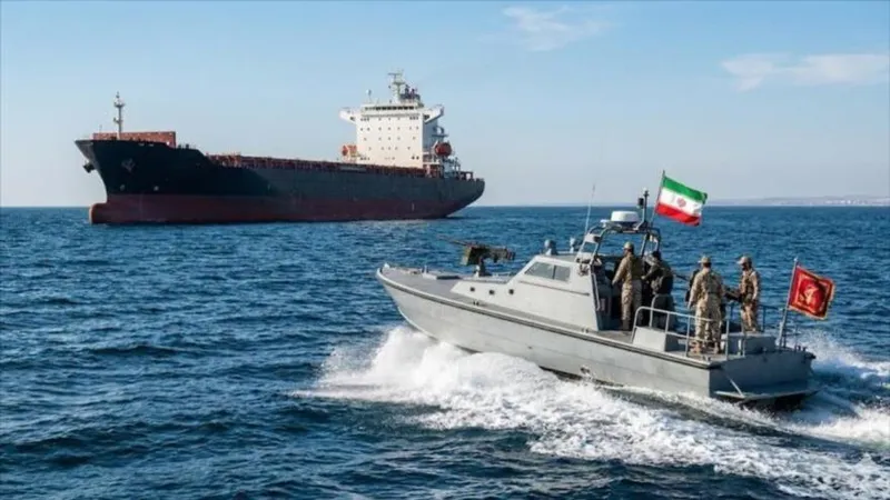 Irán alerta que atacará a buques de países hostiles que se acerquen a Ormuz
