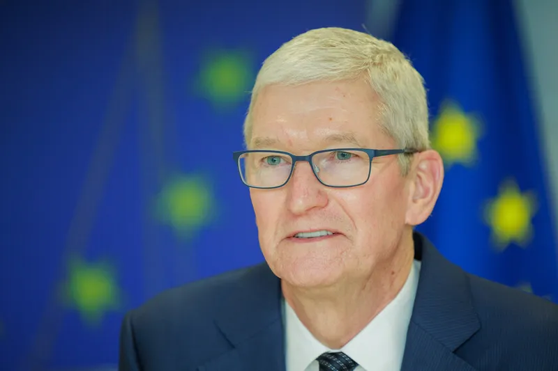 “Es insostenible”: Tim Cook avisa de que el impacto de la IA provocará subidas en los precios de los iPhone