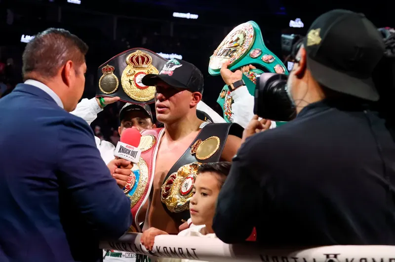 David Benavídez abre la puerta a un combate contra Oleksandr Usyk