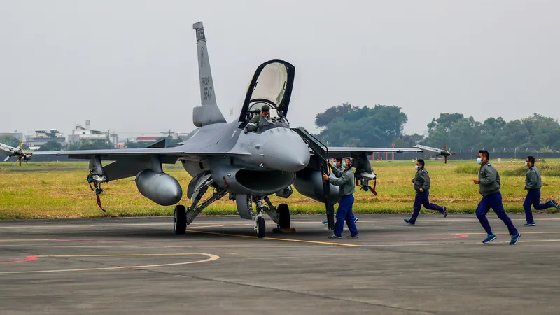 Taiwán recibe sus primeros F-16V apenas una semana después de la cumbre Xi-Trump