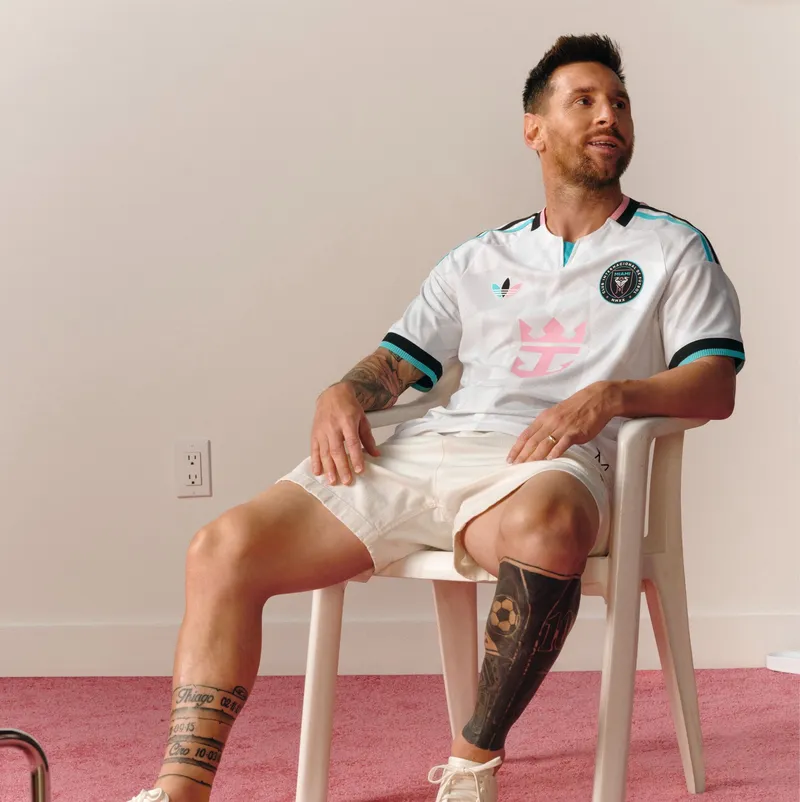 Messi luce de blanco con el nuevo uniforme del Inter Miami