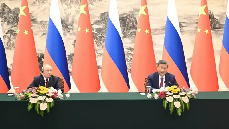 Xi Jinping y Putin se reúnen conjuntamente con la prensa