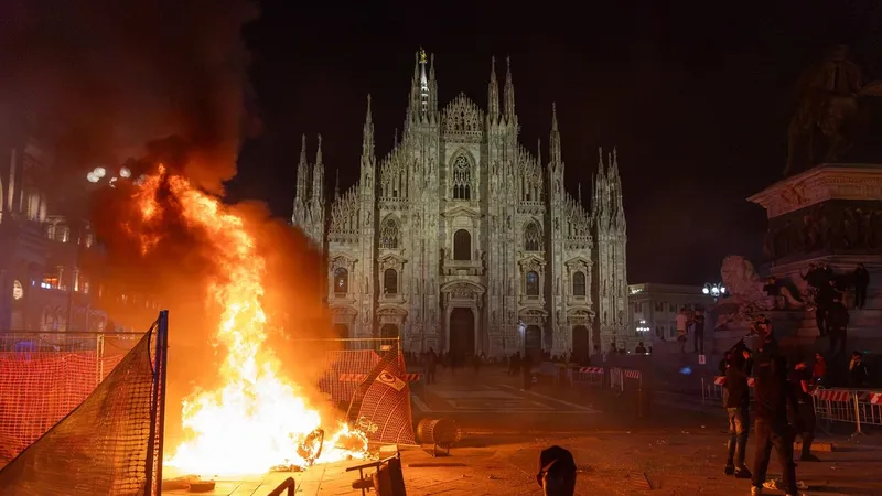 Incendios, saqueos y represión: Violentas protestas azotan Italia (VIDEOS)