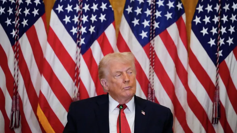 Trump: "Declararé el estrecho de Ormuz territorio de los Estados Unidos"