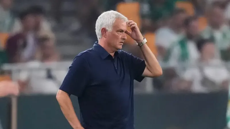 Mourinho: "El Betis salió a empatar y le tocó el gordo"