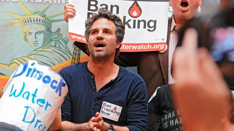 Mark Ruffalo compró 20 héctáreas de terreno en Nueva York y lleva casi 20 años luchando contra el 'fracking', una técnica prohibida en España