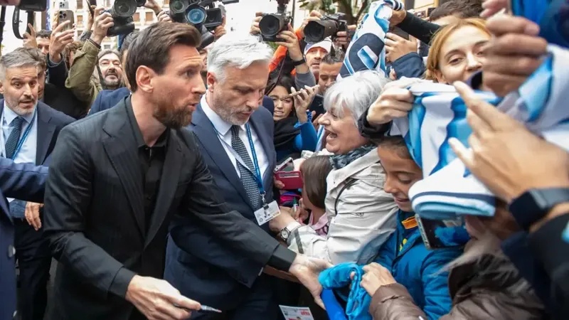 Locura por Leo Messi en Oviedo