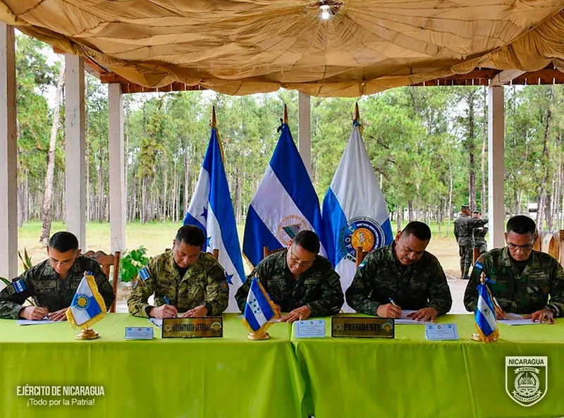 Nicaragua y Honduras acuerdan reforzar coordinación militar para combatir el crimen en la frontera