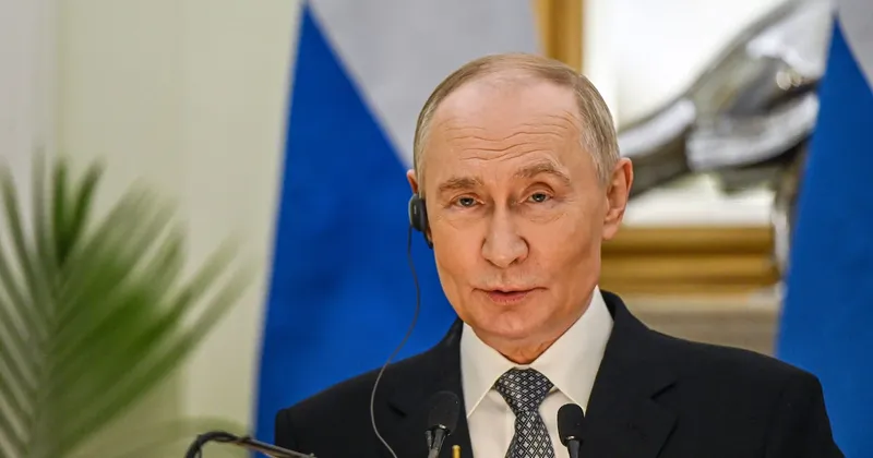 Putin propone una cumbre con Trump y Xi Jinping para abordar la guerra en Ucrania, según WSJ