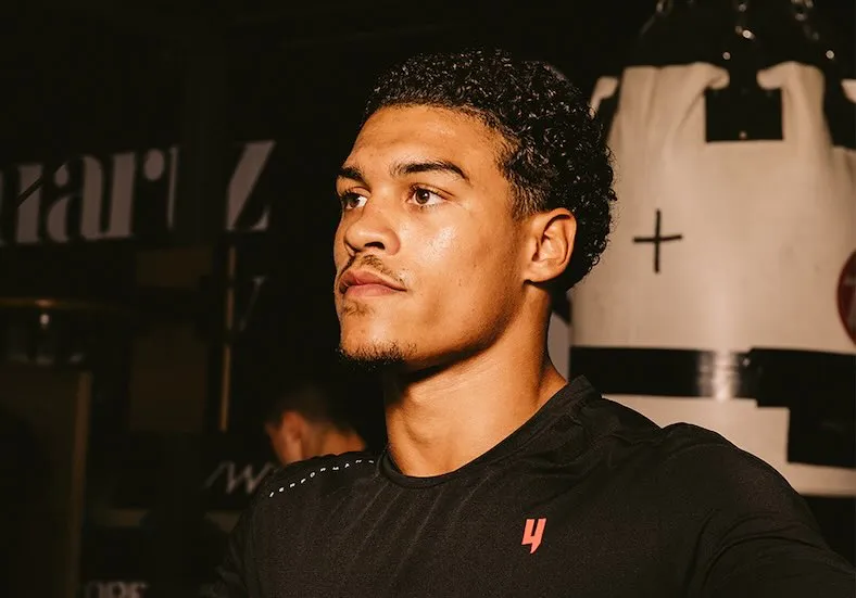 Matchroom ficha a la sensación amateur Odel Kamara