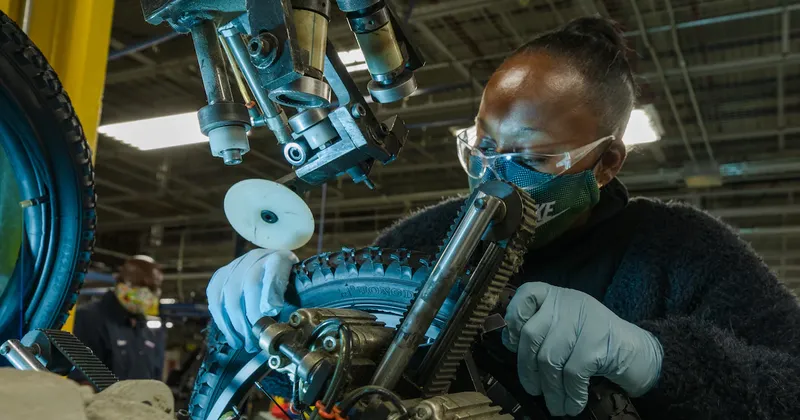 El resurgimiento de la industria manufacturera: los cuatro factores que la impulsan