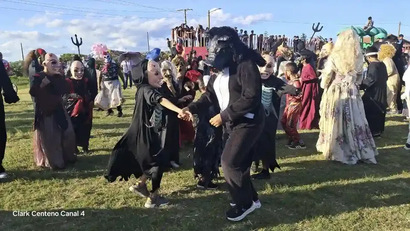 El Crucero celebra el III Festival de los Agüizotes con música y danzas folclóricas
