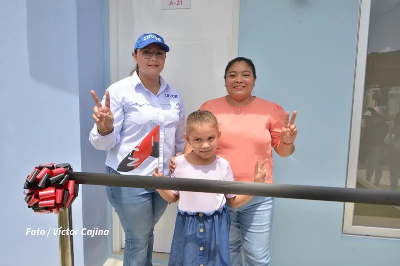 Familias protagonistas reciben las llaves de los Apartamentos Nuevas Victorias en Managua