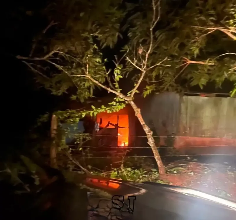 Incendio deja sin casa a pareja y su hijo en San Carlos, Río San Juan