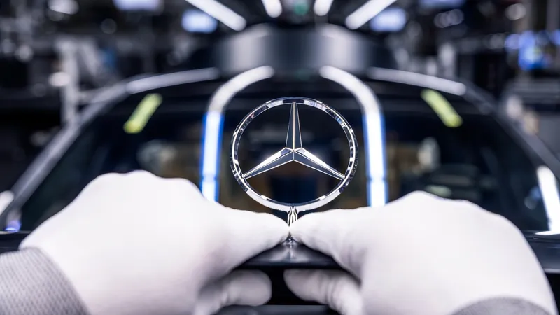 Michael Schiebe, jefe de producción de Mercedes, advierte a la Unión Europea que dos fábricas alemanas corren mucho peligro
