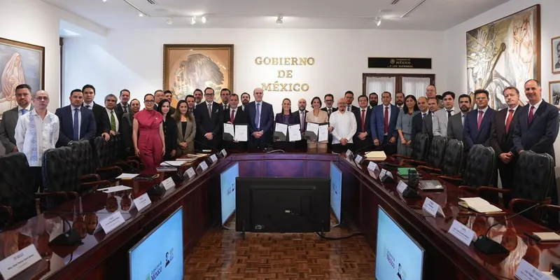 Sheinbaum y empresarios renuevan acuerdo para contener los precios de la gasolina y el diésel
