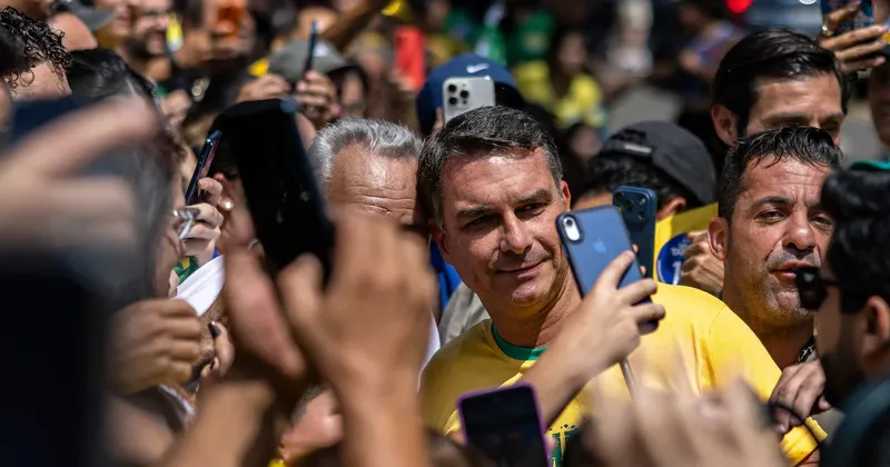 El buen resultado de Flávio Bolsonaro deja a la izquierda brasileña contra las cuerdas