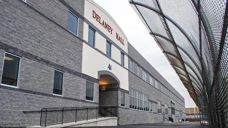 Protestas en cárcel de Nueva Jersey: detenidos denuncian comida podrida y falta de atención médica