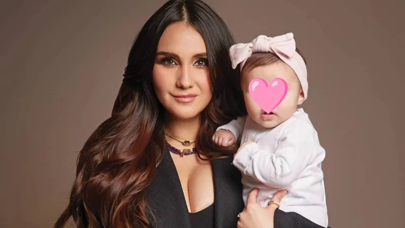 Dulce María presenta a su SEGUNDA HIJA Fernanda: “ha sido un regalo muy grande para nuestra familia”