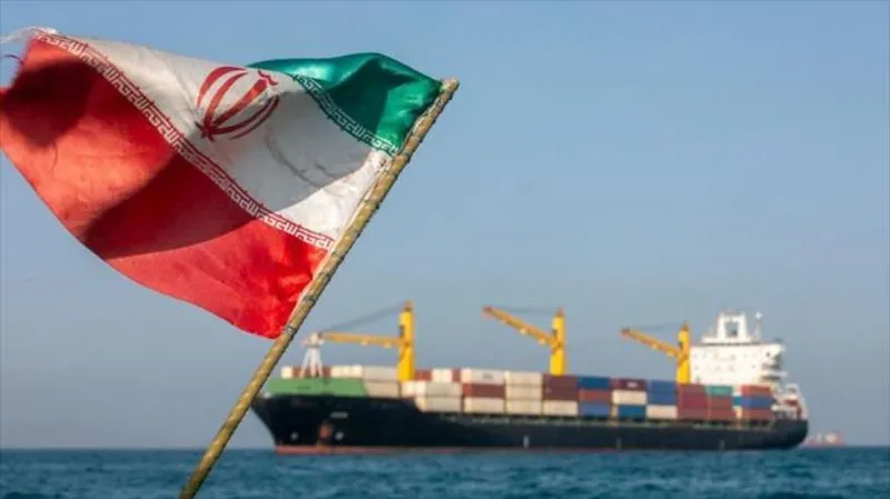 Irán advierte a dos barcos que cruzaban sin permiso el estrecho de Ormuz