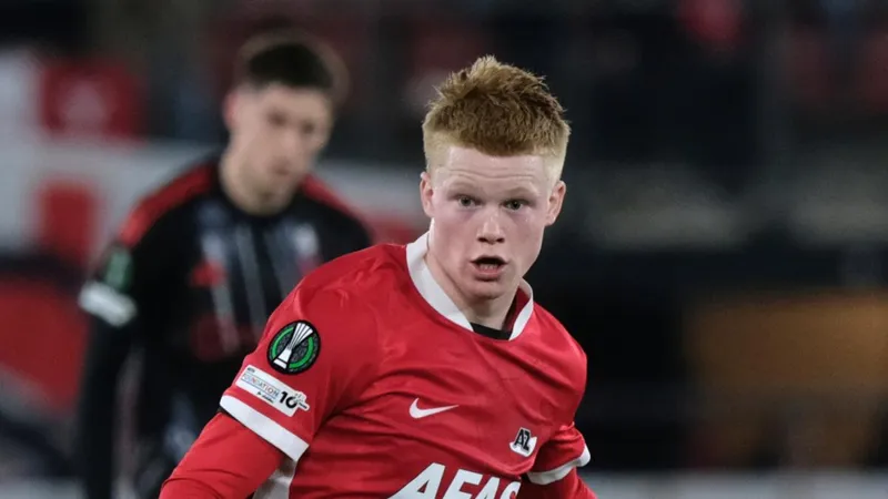 Kees Smit, en la órbita de Barça y Madrid, más cerca de renovar con el AZ