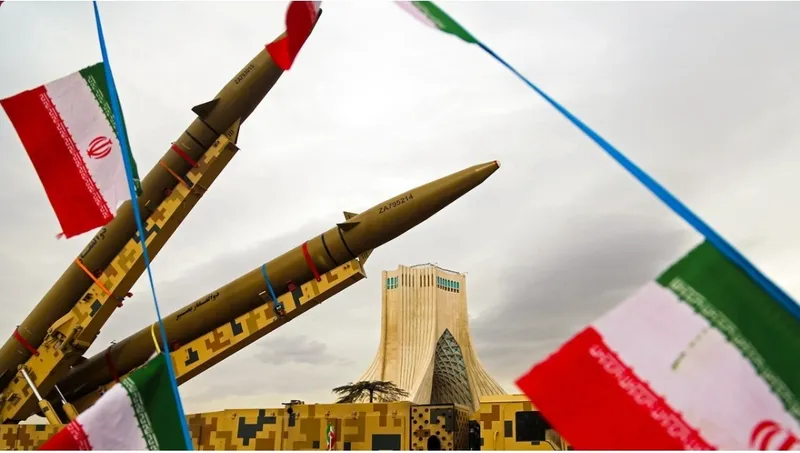 Irán confirma sus nuevos ataques contra 3 bases militares de EEUU en Oriente Medio
