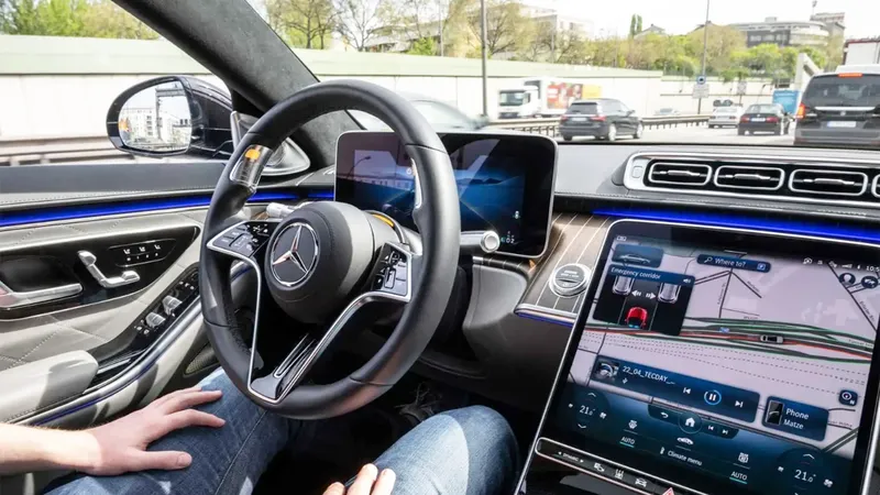 Antes de que sea demasiado tarde, China empieza a decidir quién paga la multa cuando conduce el coche solo