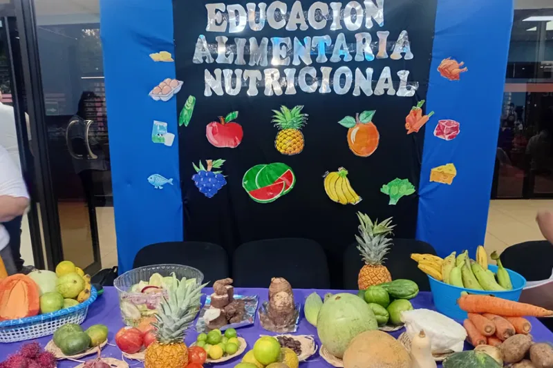 Escuelas Normales presentan proyectos innovadores de gastronomía saludable