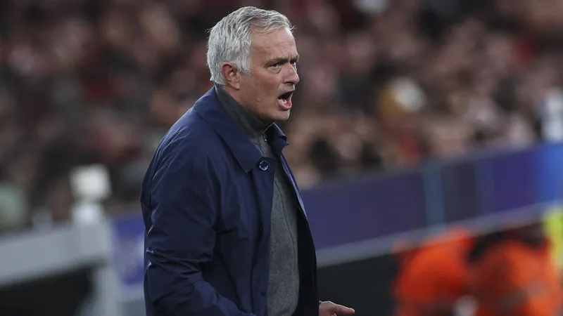 Los dos candidatos de Mou para reforzar el lateral izquierdo del Madrid