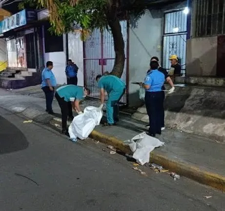 Desconocido es encontrado sin vida en una acera cerca del hospital La Mascota